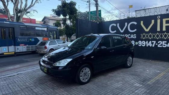 FORD FOCUS 1.6 GL 8V FLEX 4P MANUAL FORD FOCUS 1.6 GL 8V FLEX 4P MANUAL